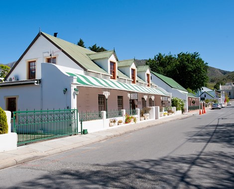 Our delightful Guest House in the centre of Montagu!