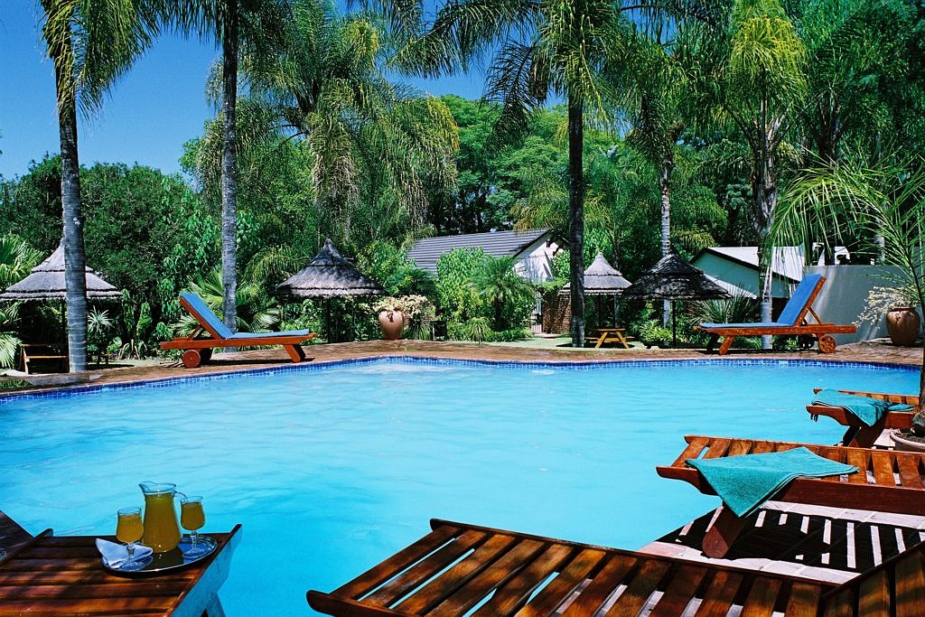 Comfortable Country Hotel - Family Accommodation in White River