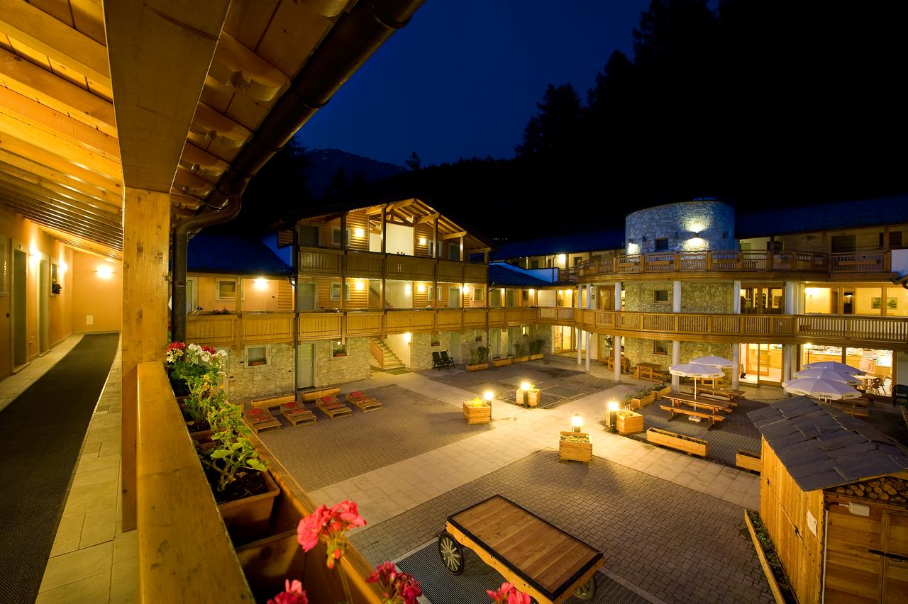 See why so many travellers make this Suite Hotel their hotel of choice when visiting Madesimo, Sondrio, Italy