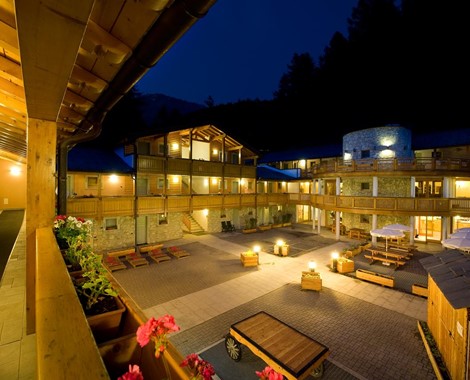 See why so many travellers make this Suite Hotel their hotel of choice when visiting Madesimo, Sondrio, Italy