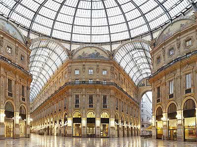 Superb hotel in Milan for sale with 100 bedrooms