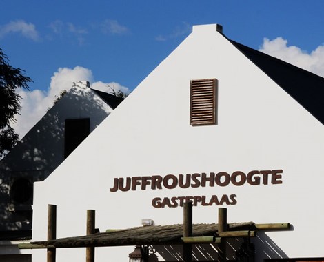 This large, very well-known Guest Farm has been a retreat for travelers since 1902