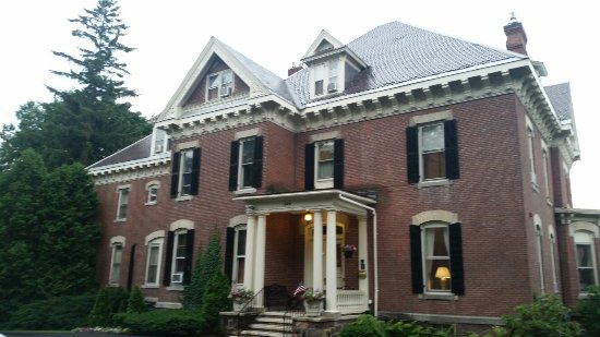 Come relax in the grandeur of our historic 1881 mansion turned bed and breakfast in picturesque Burlington, VT