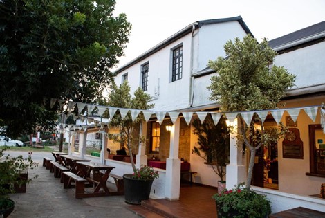 Established in 1832, This Inn is the cornerstone attraction of the frontier town of Bathurst and is a South African National Monument, as well as home to the oldest continuously licenced pub in the country