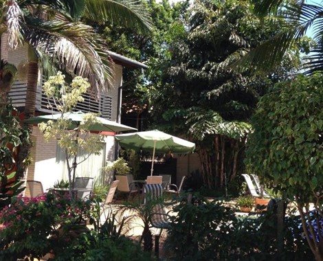 This guest house/hotel is located in Jardin de Oro, in the city of Luque, Paraguay