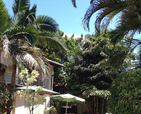 This guest house/hotel is located in Jardin de Oro, in the city of Luque, Paraguay