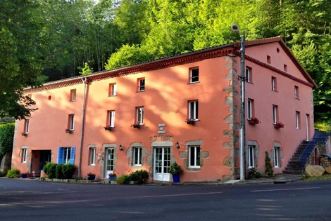 Small Boutique Hotel of Well-being, Wellness, Charm and Calm In the very heart of Auvergne, Puy de Dôme and Livradois-Forez With Spa, Whiskey Bar and Dining Room