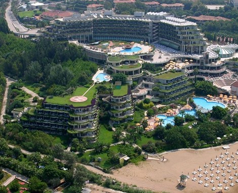 Unlimited comfort and smiley-faced service come together at this fabulous beach resort...
