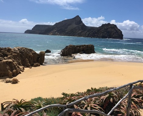 Make yourself comfortable in the splendid natural landscape of Porto Santo,  where a resort will be born, devoted to luxury tourism, in one of the most beautiful beaches of Madeira