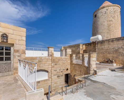This is a fully licensed guesthouse located in the medieval village of Naxxar, nestled in a quaint alleyway just off the charming street of St Lucy, next door to the chapel of St Lucy