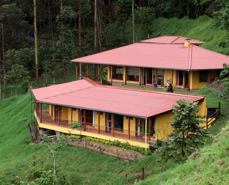 An hotel in a magical place where you can stay surrounded by the most exuberant nature, just a few minutes from the town of Salento, Colombia