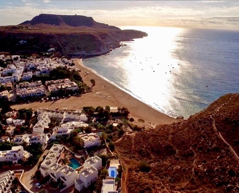 Seven elegant houses with sea views and a pool only  200  metres from the Agua Amarga Beach