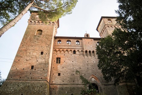 A remarkable and ‘one-of-a-kind’ property consisting of an astonishing medieval castle with a spectacular view of the city of Siena