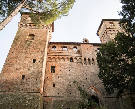 A remarkable and ‘one-of-a-kind’ property consisting of an astonishing medieval castle with a spectacular view of the city of Siena