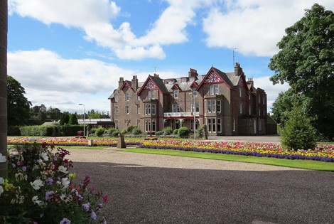 This hotel is situated in the beautiful “Britain in Bloom” award-winning village of Edzell at the foot of the Angus Glens