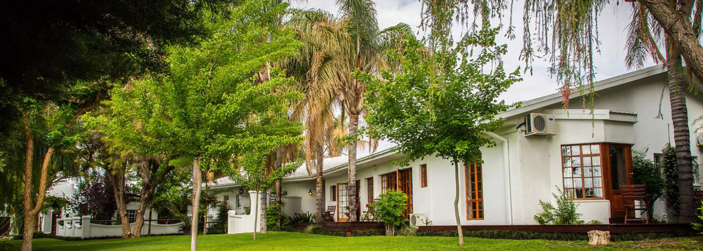 Experience relaxed top Upington accommodation at our Guest House & Wellness Spa on Kanoneiland, 25km from Upington and 15km from Keimoes on the island of slow living