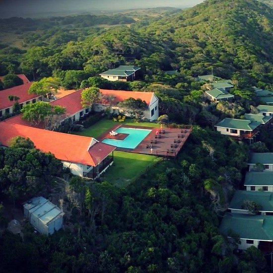 HEAVEN ON EARTH AT THE LARGEST HOTEL IN SOUTHERN MOZAMBIQUE