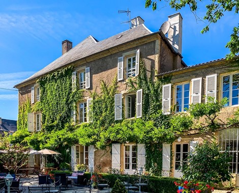 Come and discover the riches of the Périgord Noir by staying at this lovely boutique establishment