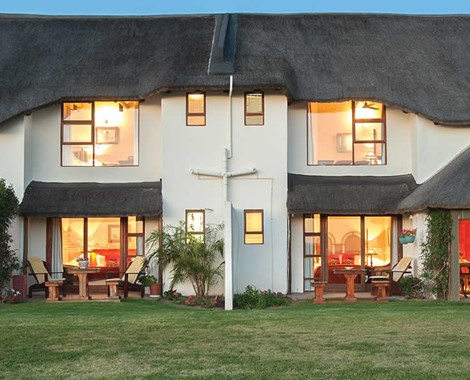 Visit the Addo Elephant Park in our open game-viewing Landrover with our qualified game-ranger