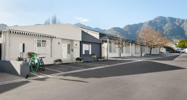 Neighbourgood-De-Wet-Guest-House_20260930175401.jpg
